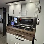 Κάμπινγκ Caravana Juliana Hobby 545 Z Widokiem Na Jezioro *