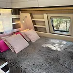 Caravana Juliana Hobby 545 Z Widokiem Na Jezioro Swaderki