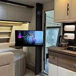 Caravana Juliana Hobby 545 Z Widokiem Na Jezioro Swaderki