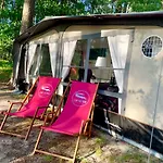 Kemping Caravana Juliana Hobby 545 Z Widokiem Na Jezioro