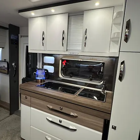 Kemping Caravana Juliana Hobby 545 Z Widokiem Na Jezioro *