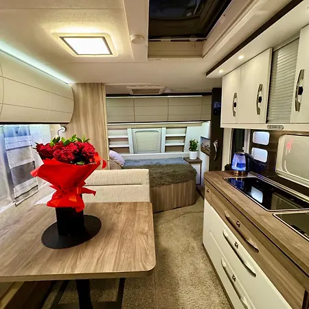 Caravana Juliana Hobby 545 Z Widokiem Na Jezioro Swaderki