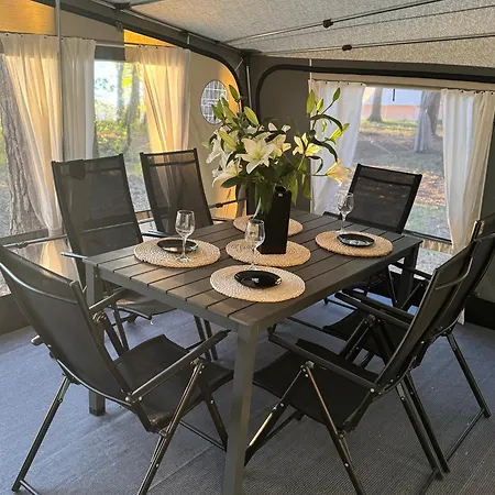 Κάμπινγκ Caravana Juliana Hobby 545 Z Widokiem Na Jezioro *