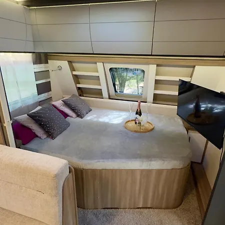 Kemping Caravana Juliana , Luksusowa Przyczepa Nad Jeziorem Swaderki
