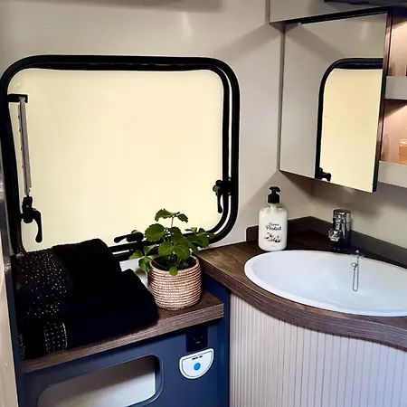 Kemping Caravana Juliana , Luksusowa Przyczepa Nad Jeziorem