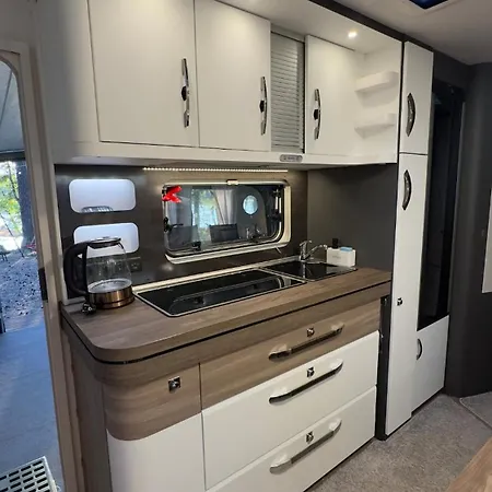 Camping Caravana Juliana Hobby 545 Z Widokiem Na Jezioro Swaderki