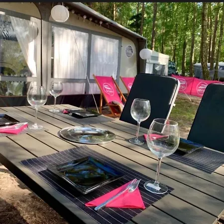 Kemping Caravana Juliana , Luksusowa Przyczepa Nad Jeziorem