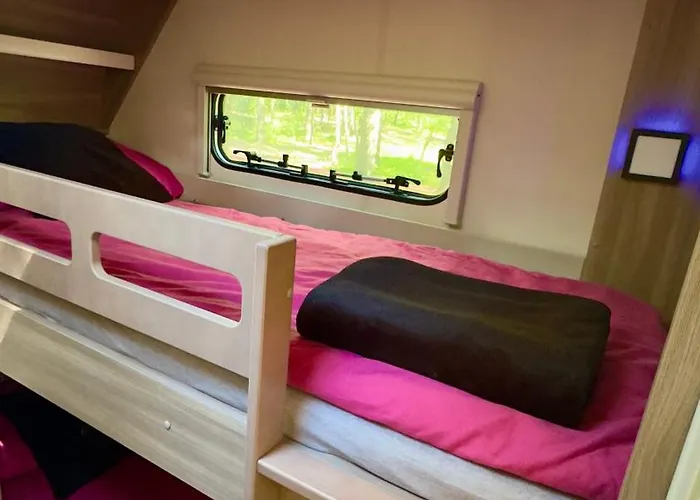 Kemp Caravana Juliana Hobby 545 Z Widokiem Na Jezioro *